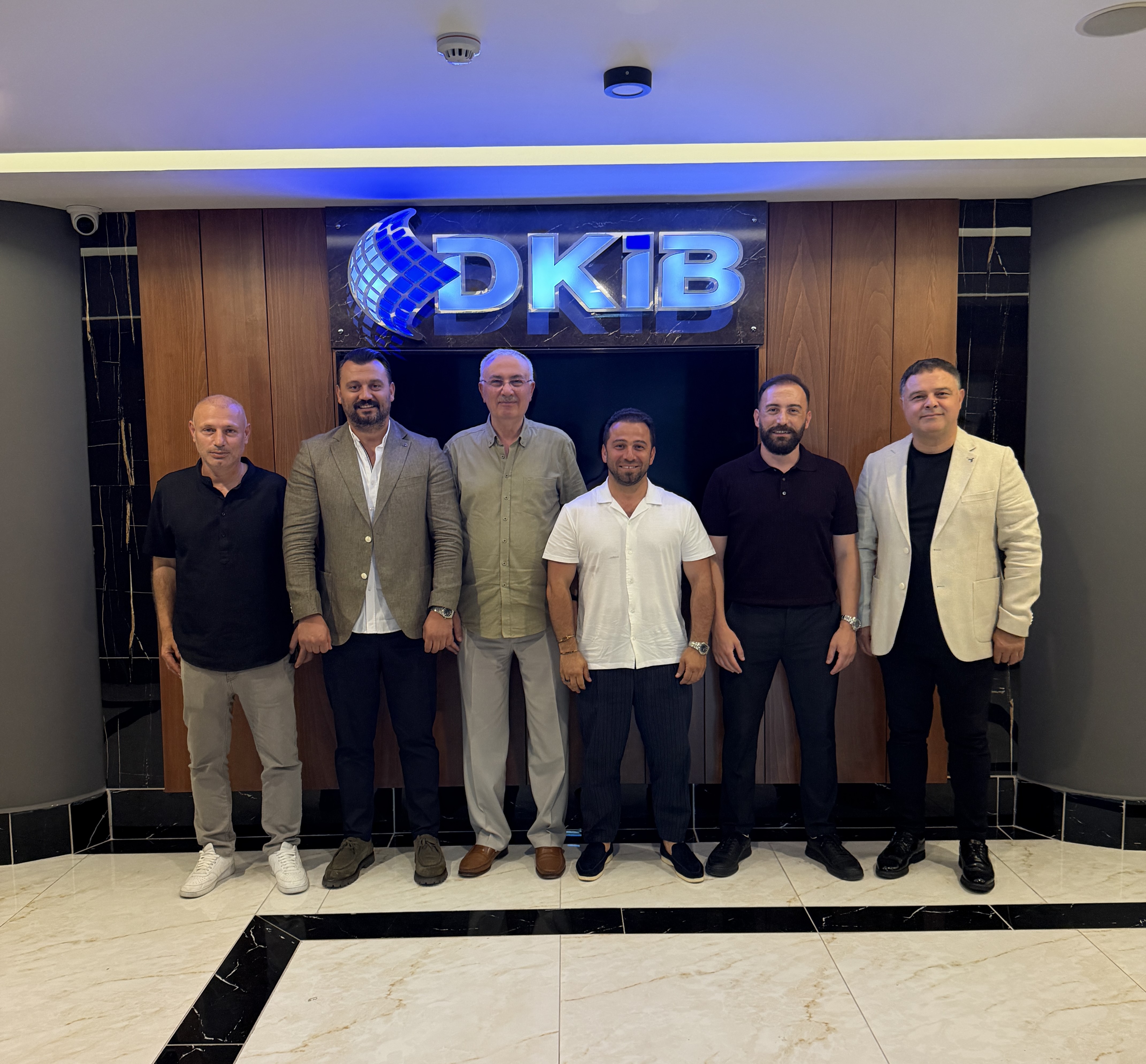 TRABZON'UN ÖNEMLİ İŞ İNSANLARINDAN NECATİ KAZAZ, ADEM CEBECİ, YÜCEL CUMUR VE ONUR ATASEVER BİRLİĞİMİZİ ZİYARET ETTİ